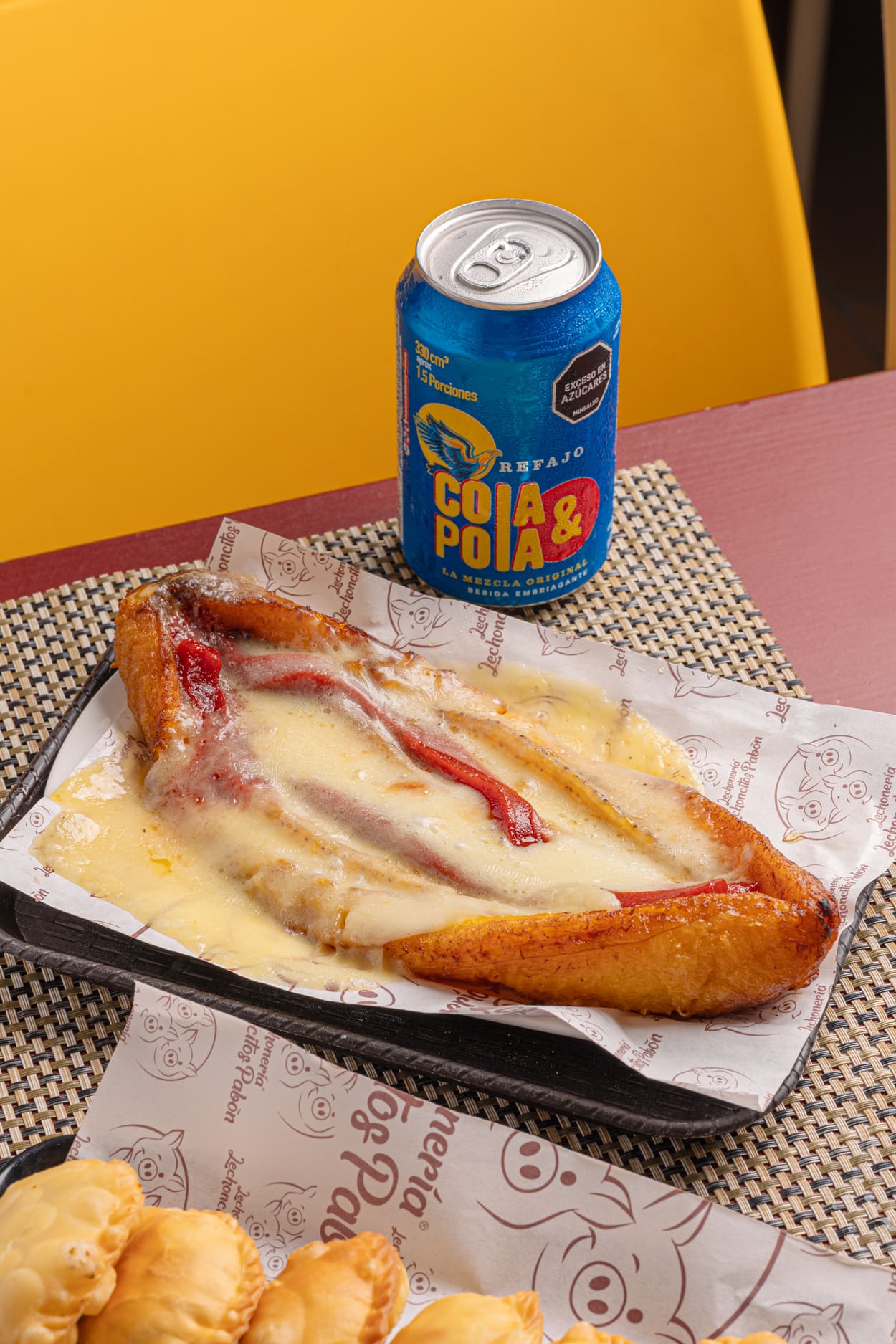 maduro con queso y bocadillo